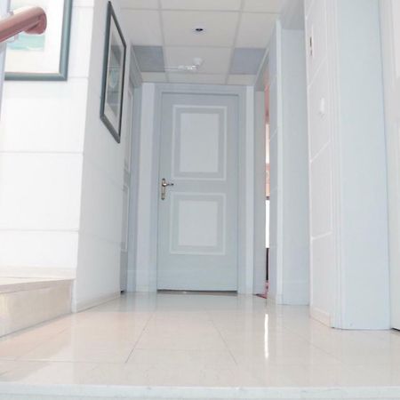 Hotel Victory Athena Bagian luar foto