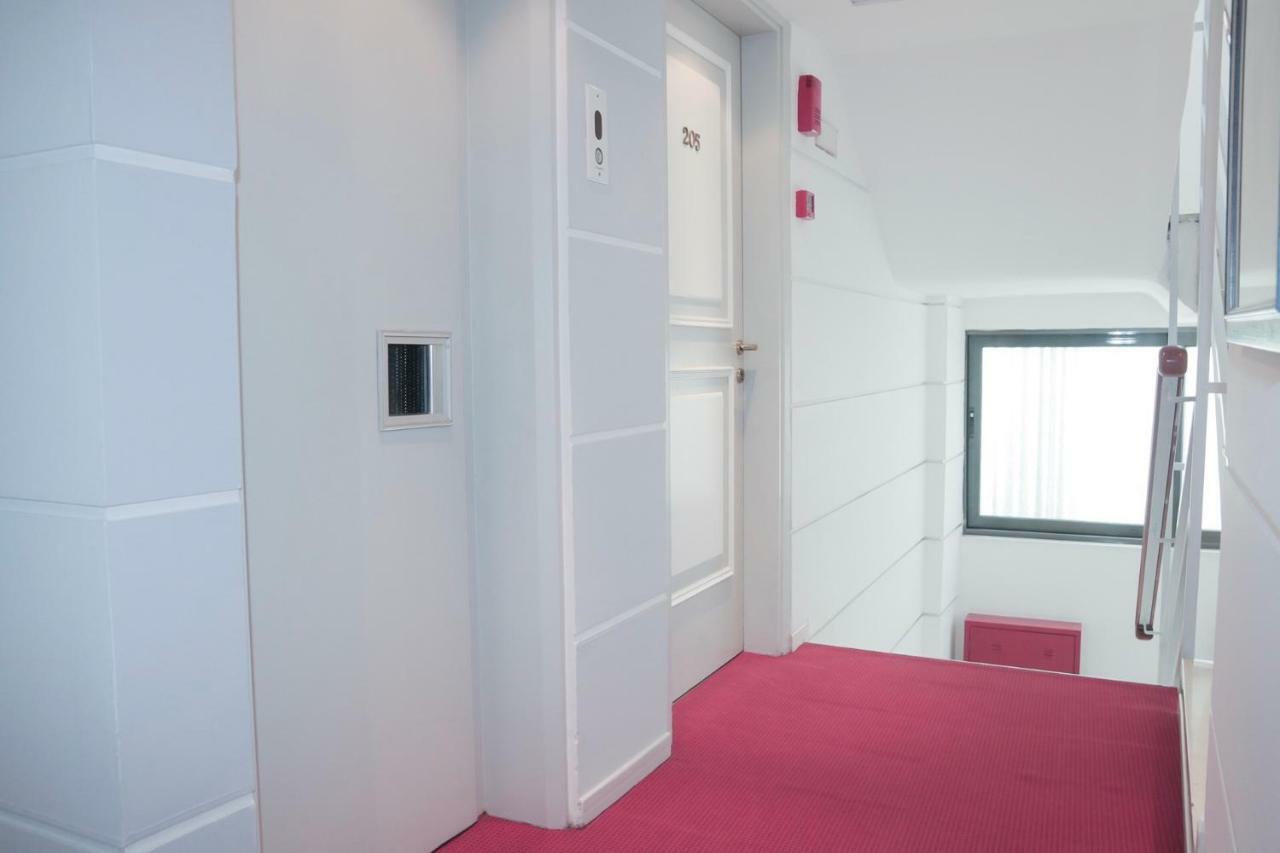 Hotel Victory Athena Bagian luar foto